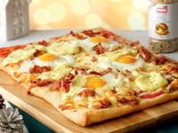 Photo de la Recette: Pizza Déjeuner Jambon-oeufs-bacon