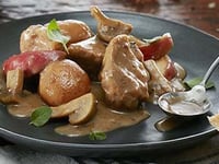 Photo de la Recette: MIJOTÉ DE PORC CRÉMEUX AUX CHAMPIGNONS ET POMMES