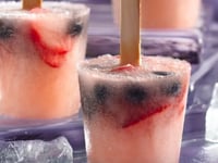 Photo de la Recette: Bâtonnets Glacés aux Baies et à la Sangria Blanche