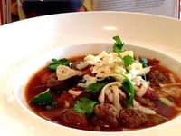 Photo de la Recette: Bouillon de Boeuf au Piment Tortillas et Fromage