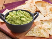 Photo de la Recette: Croustilles de Tortillas et Guacamole aux Chipotles Maison