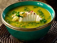 Photo de la Recette: Flétan dans un Bouillon de Cari Jaune