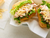 Photo de la Recette: Petits Pains Fourrés de Homard Épicés et Fumés