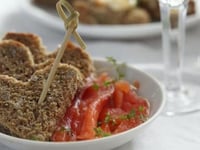 Photo de la Recette: Toasts Coeurs de Saumon Mariné au Gingembre