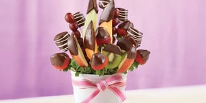 Bouquet de Fruits Trempés dans le Chocolat