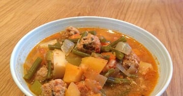 Soupe aux Légumes et aux Boulettes de Viande