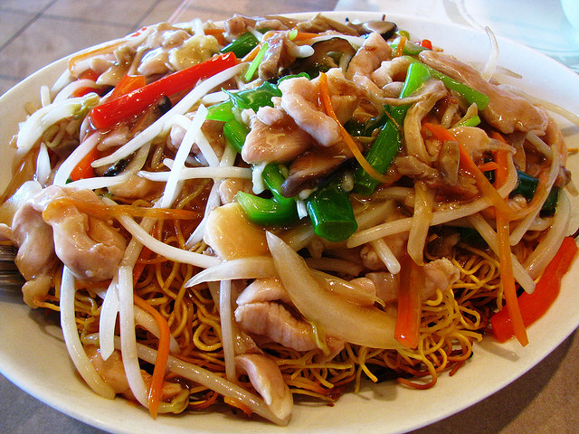 Nouilles chinoises sautées au poulet facile : découvrez les recettes de  Cuisine Actuelle