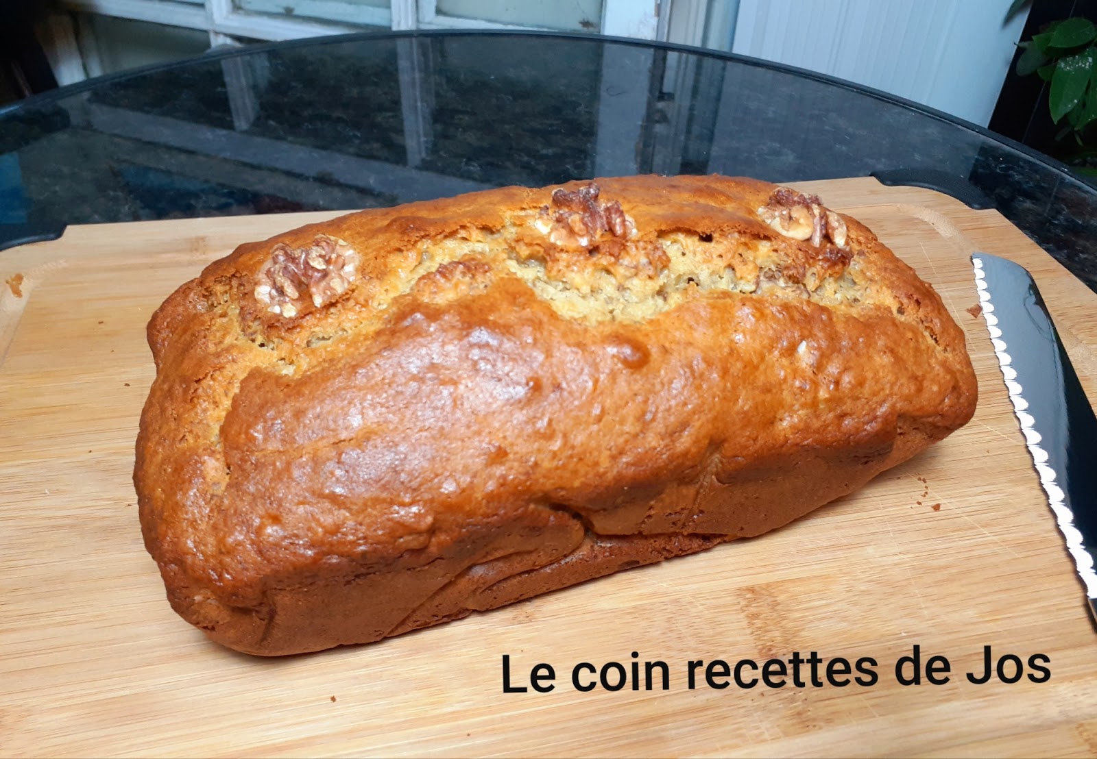 PAIN AUX BANANES ET AUX NOIX